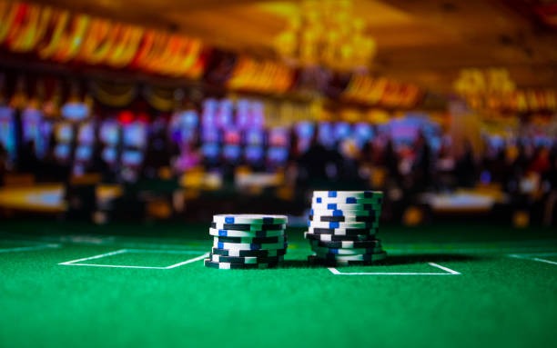 French Roulette table layout showing inside numbers and outside betting zones